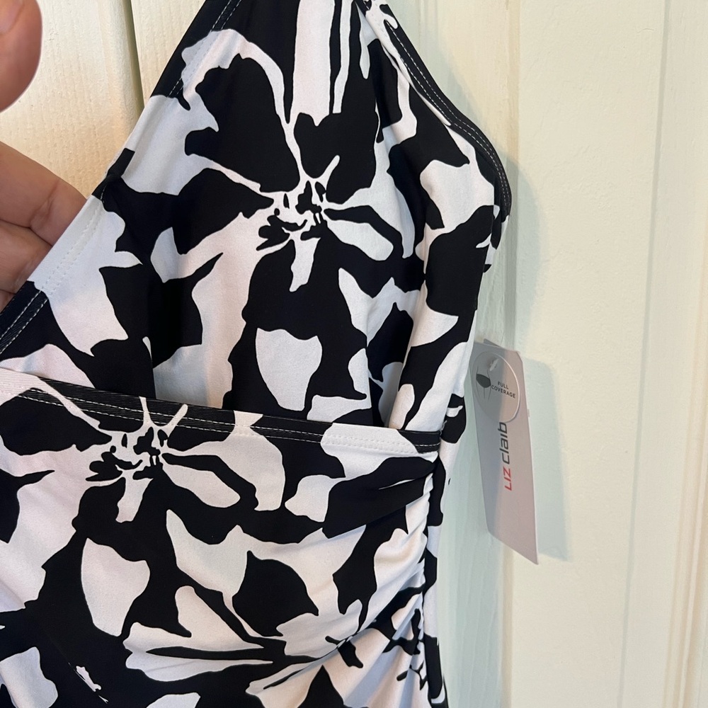 ✅Liz Claiborne Black and White Floral swim dres—-size :10( - Picture 10 of 12